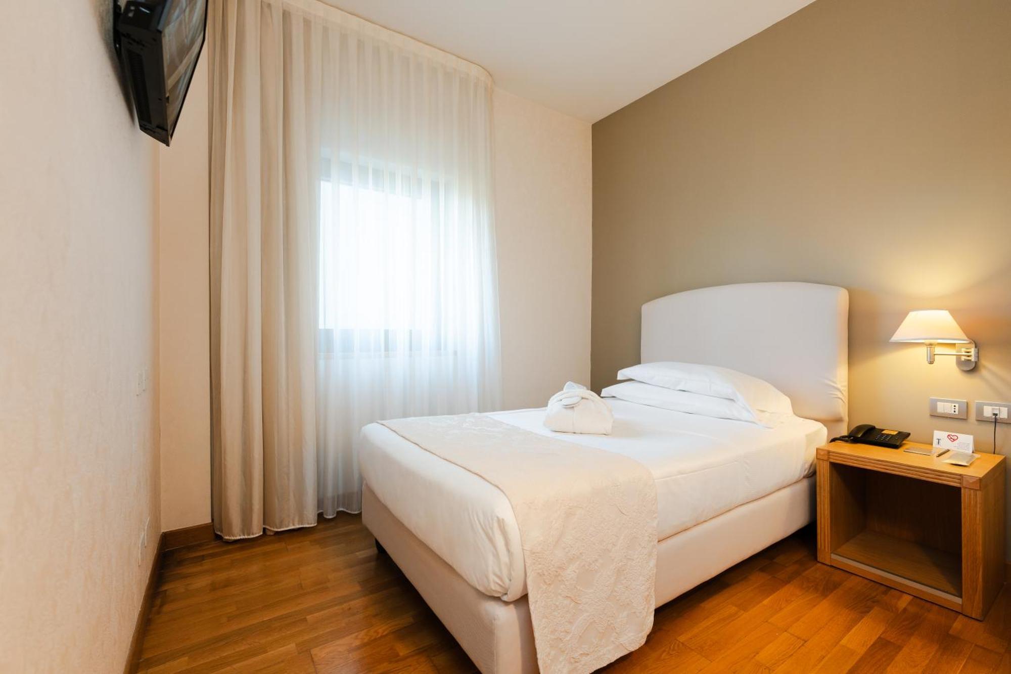 Hotel Touring Carpi Exterior photo