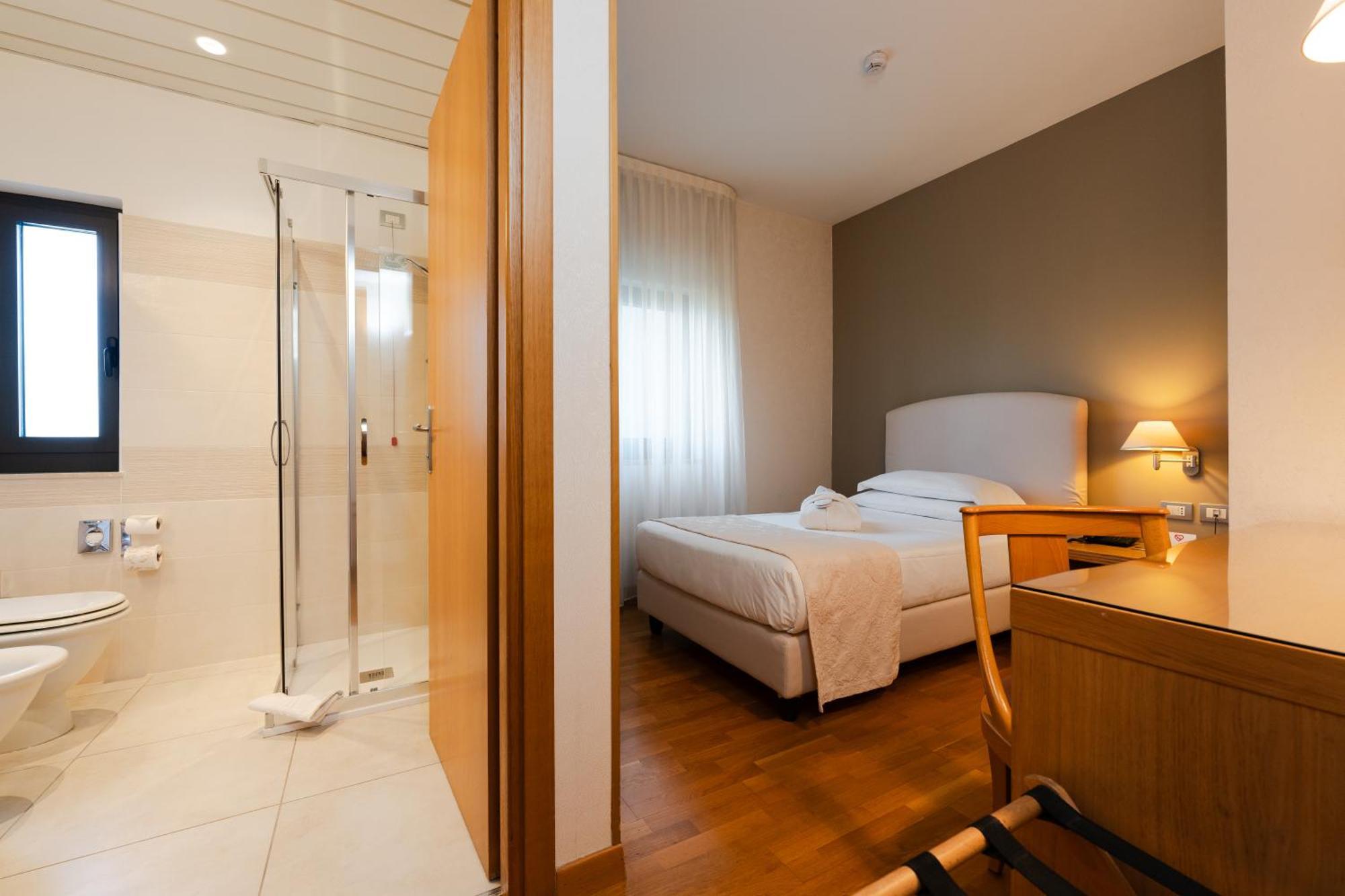 Hotel Touring Carpi Exterior photo