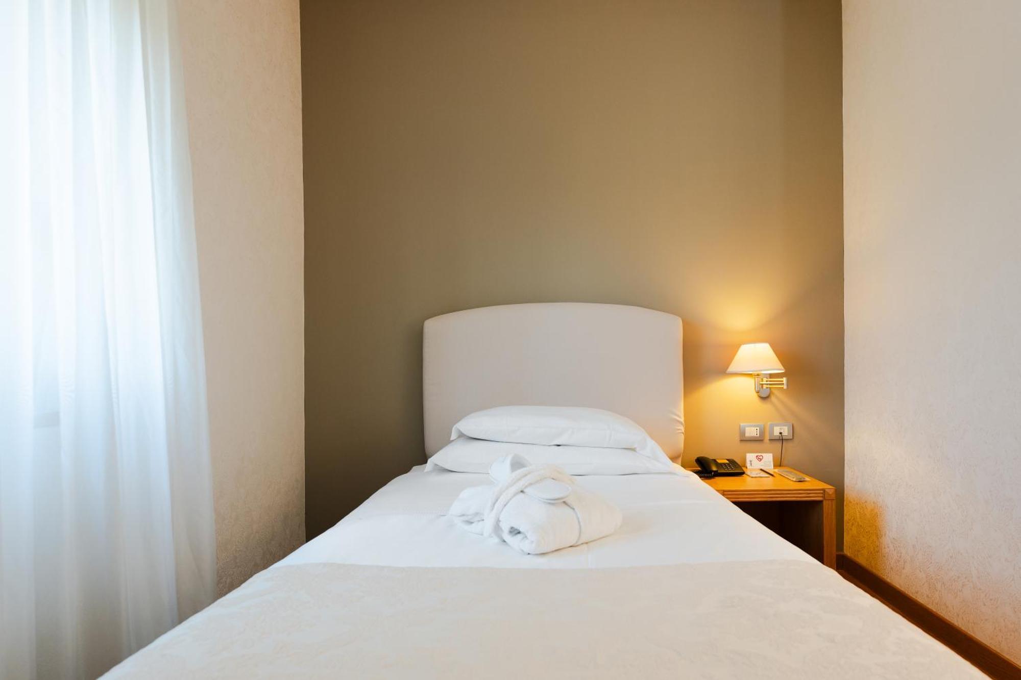 Hotel Touring Carpi Exterior photo