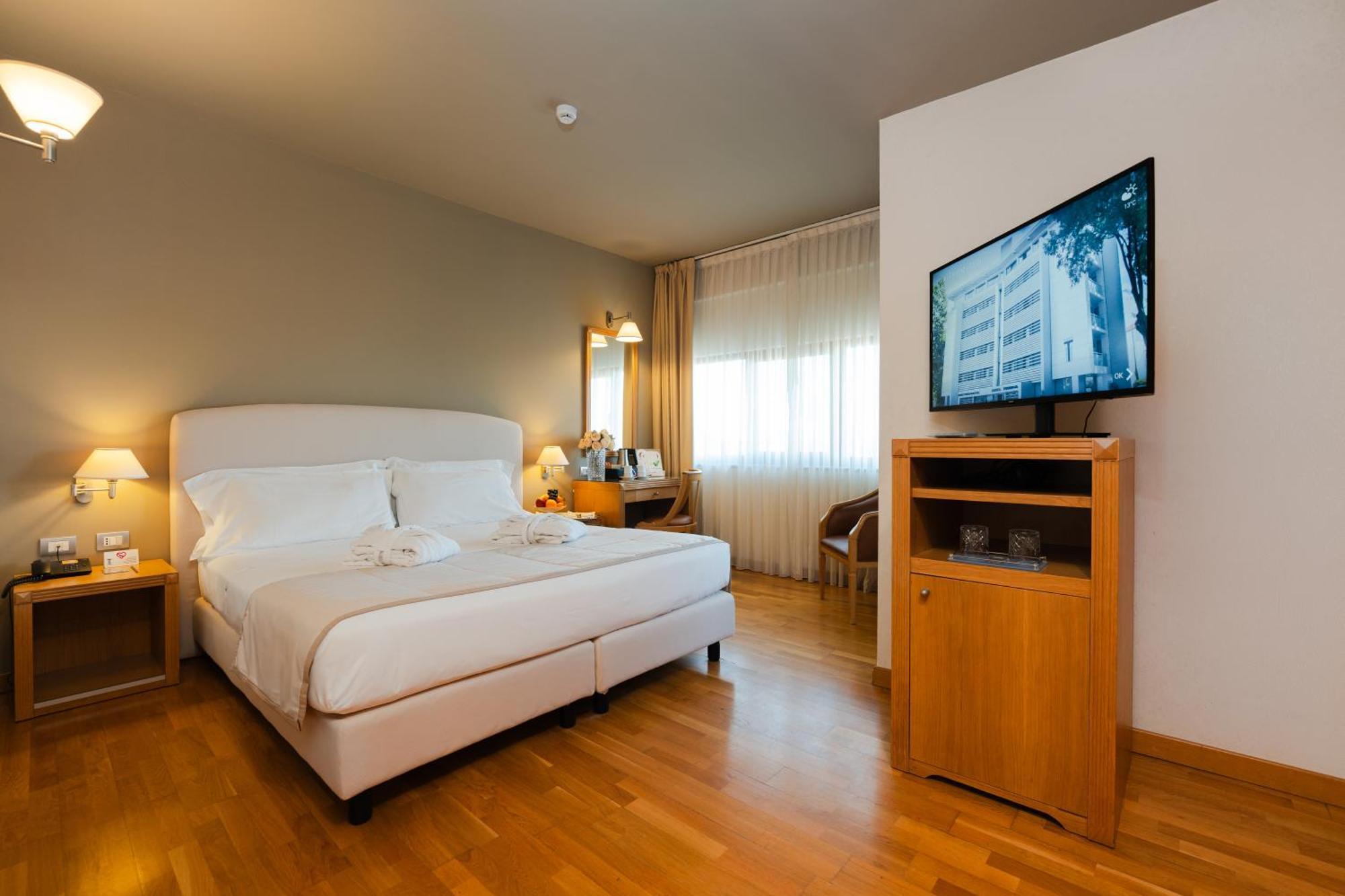 Hotel Touring Carpi Exterior photo