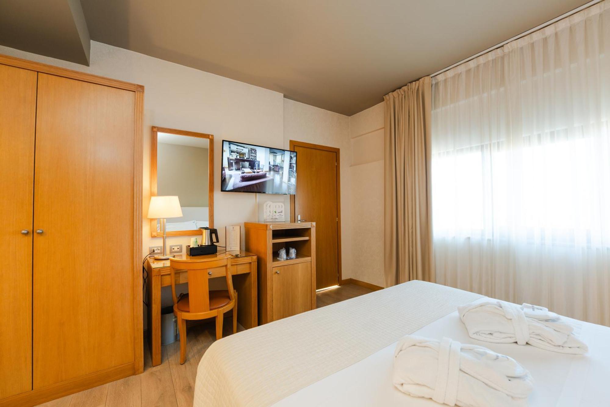 Hotel Touring Carpi Exterior photo