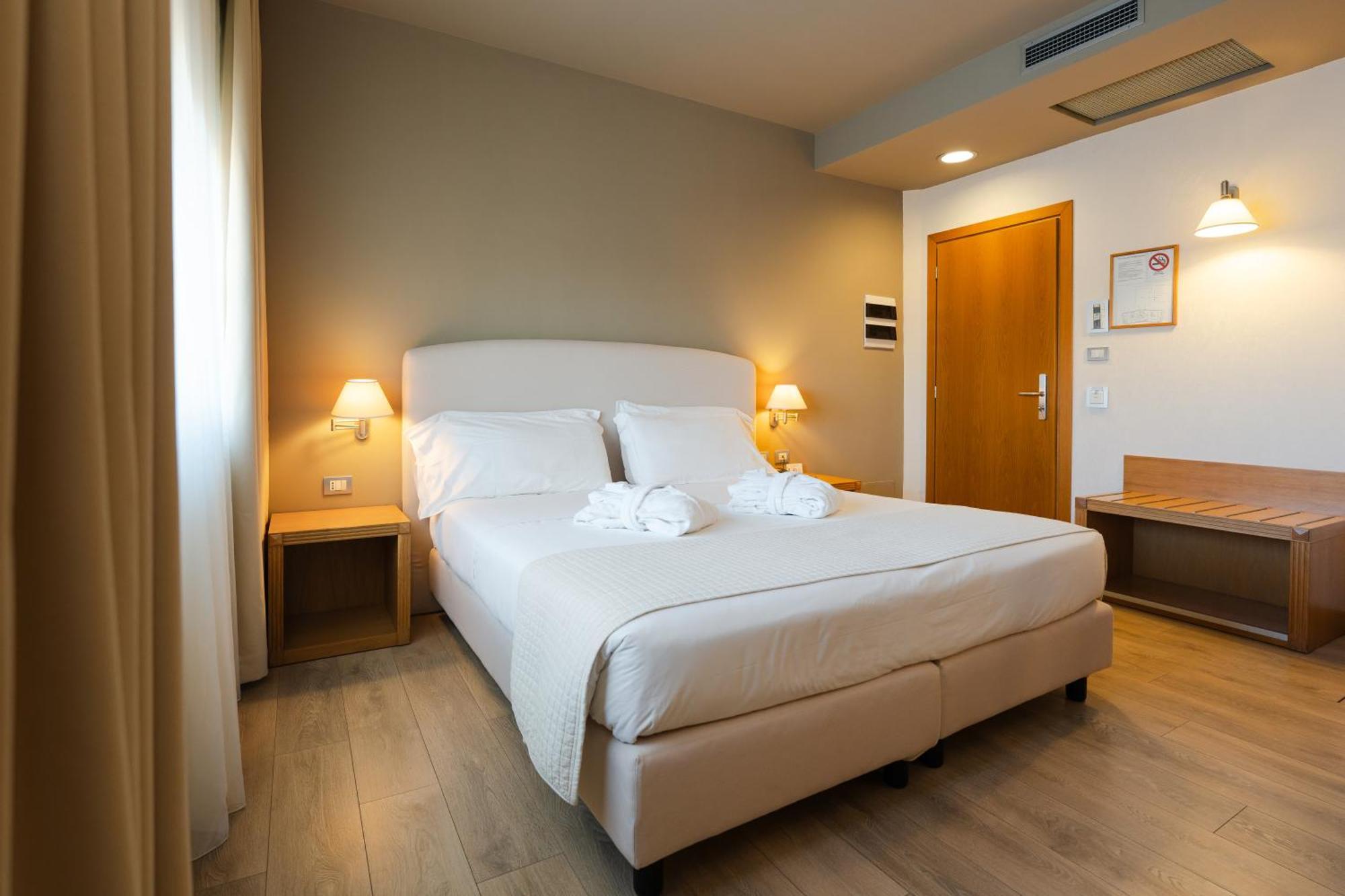 Hotel Touring Carpi Exterior photo