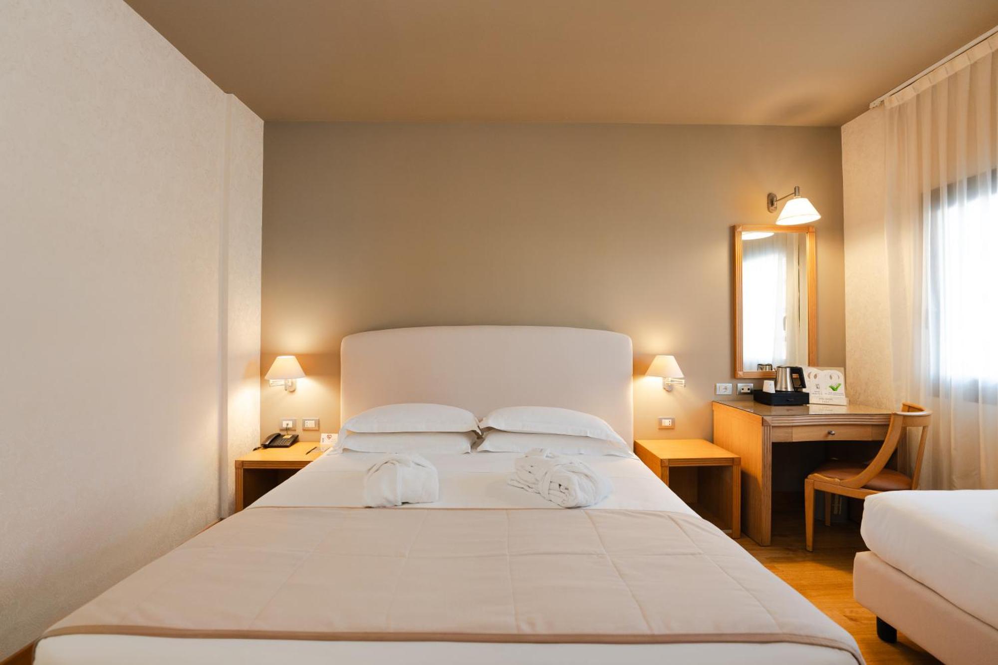 Hotel Touring Carpi Exterior photo