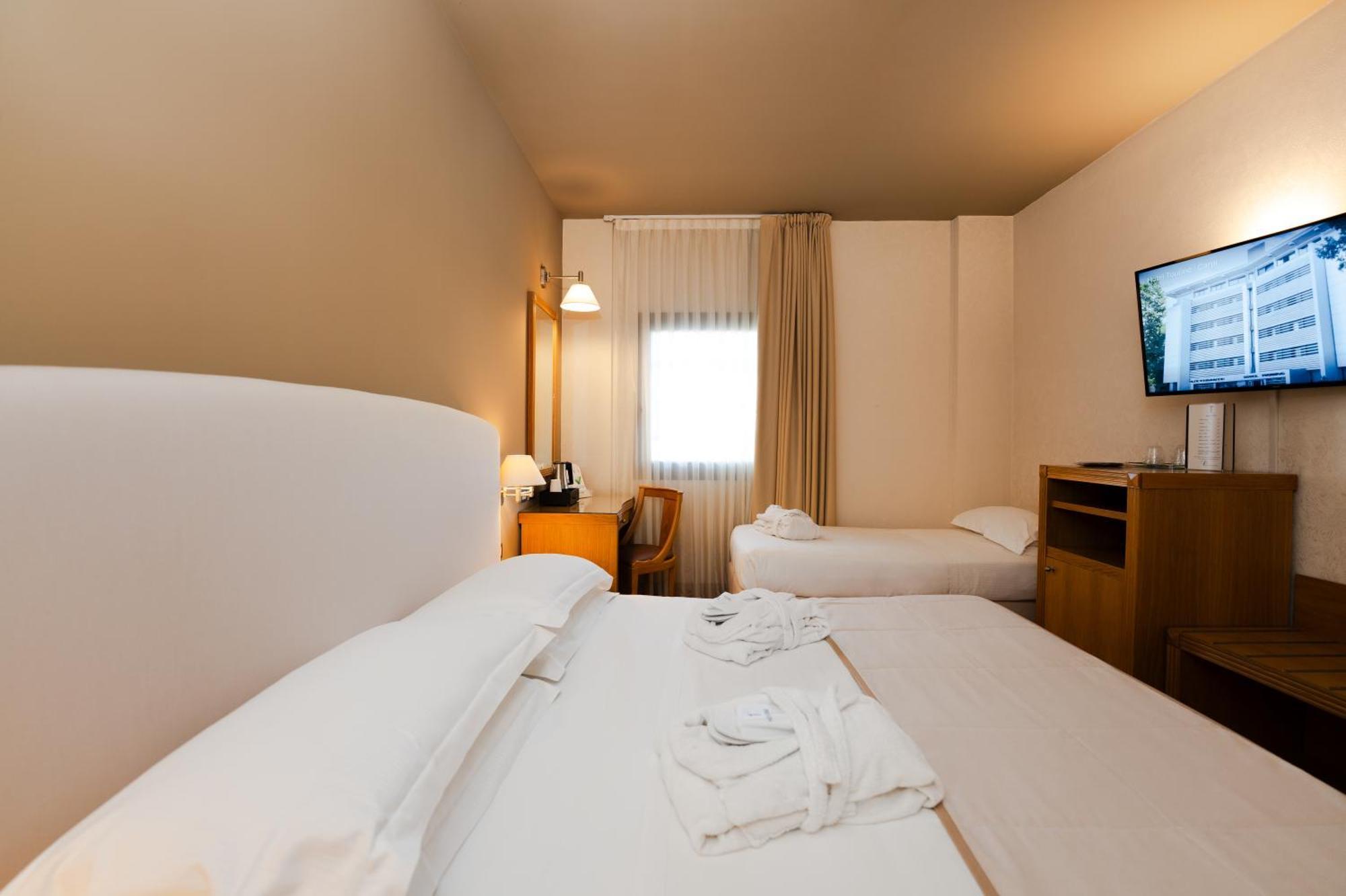 Hotel Touring Carpi Exterior photo