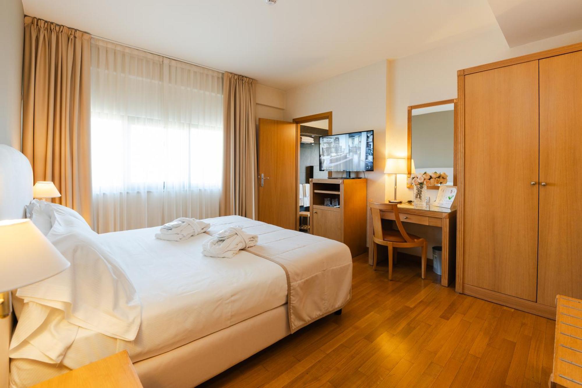 Hotel Touring Carpi Exterior photo